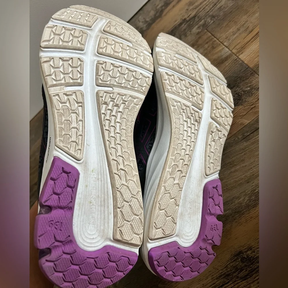 ASICS Shoes - Picture 3 of 3